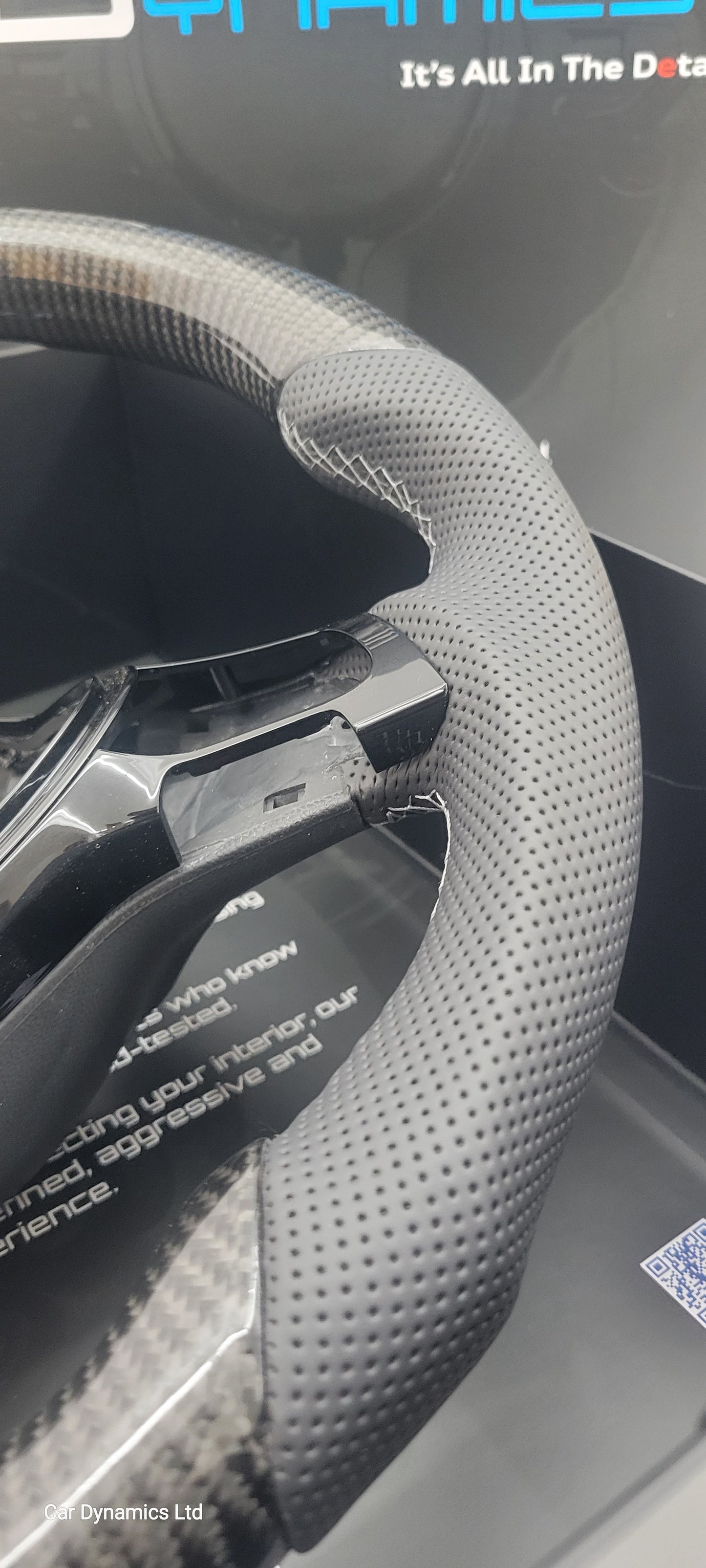 Volkswagen MQB Style Carbon & Leather | Gloss Black Edition