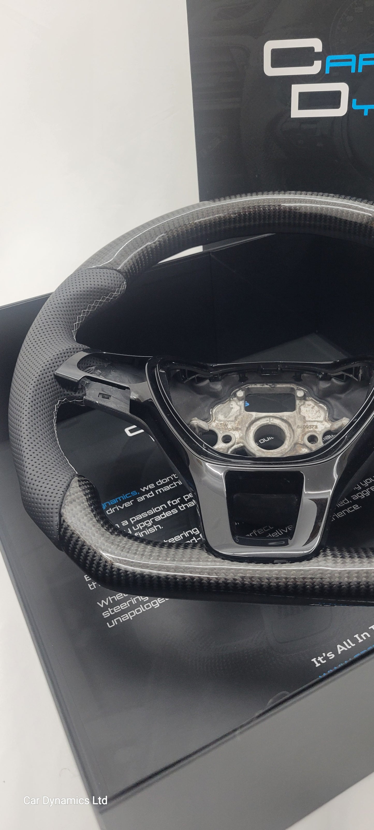 Volkswagen MQB Style Carbon & Leather | Gloss Black Edition