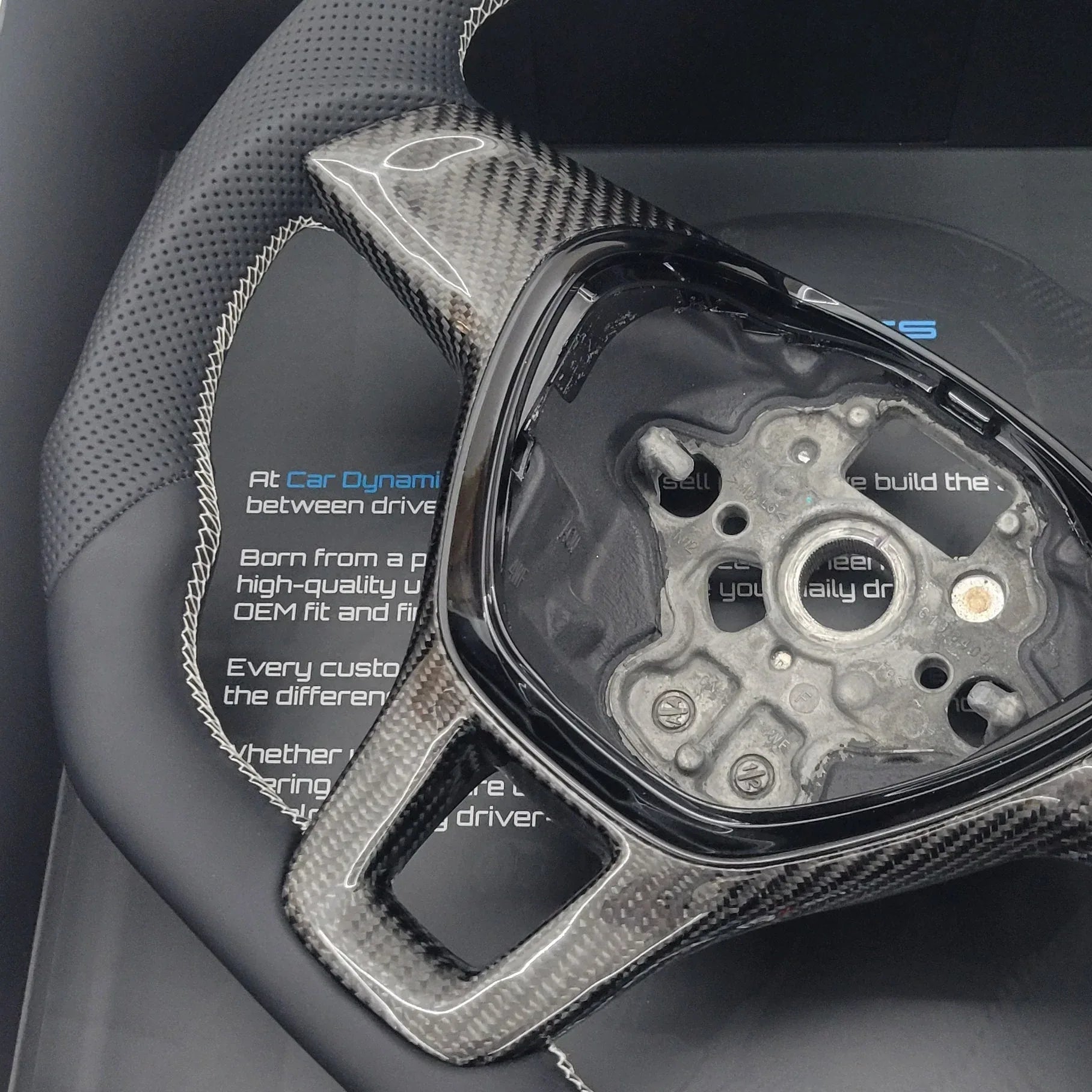 VolkswagenT6CustomCarbonFibre_LeatherFlatBottomSteeringWheelPorscheEditionT6TransporterNonMultifunctionalVersion_1 - Car Dynamics 