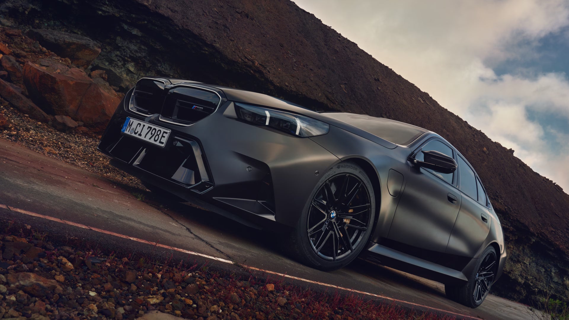bmw-m5-sedan-teaser-01 - Car Dynamics 