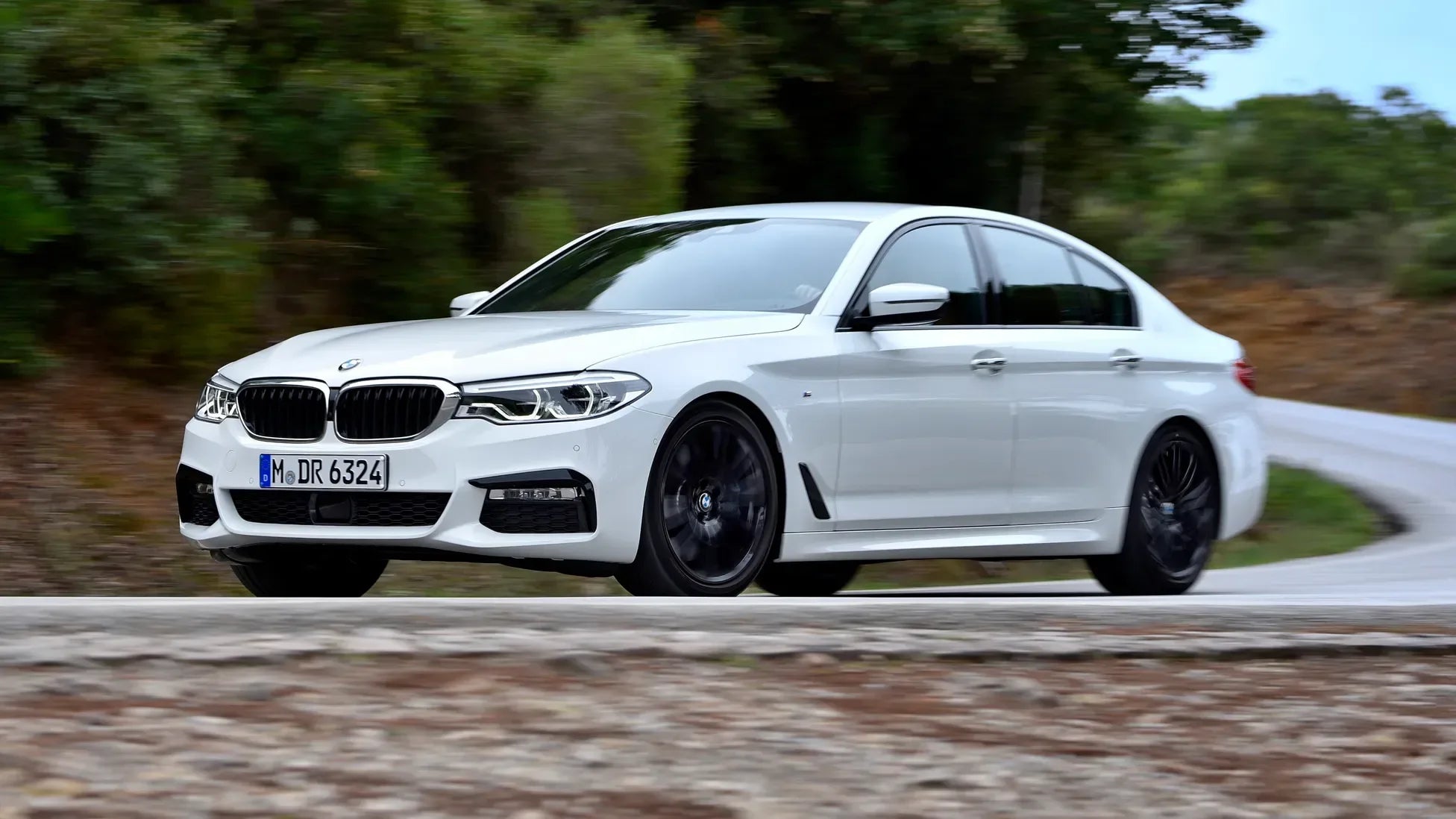 p90243518_highres_the-new-bmw-5-series - Car Dynamics 
